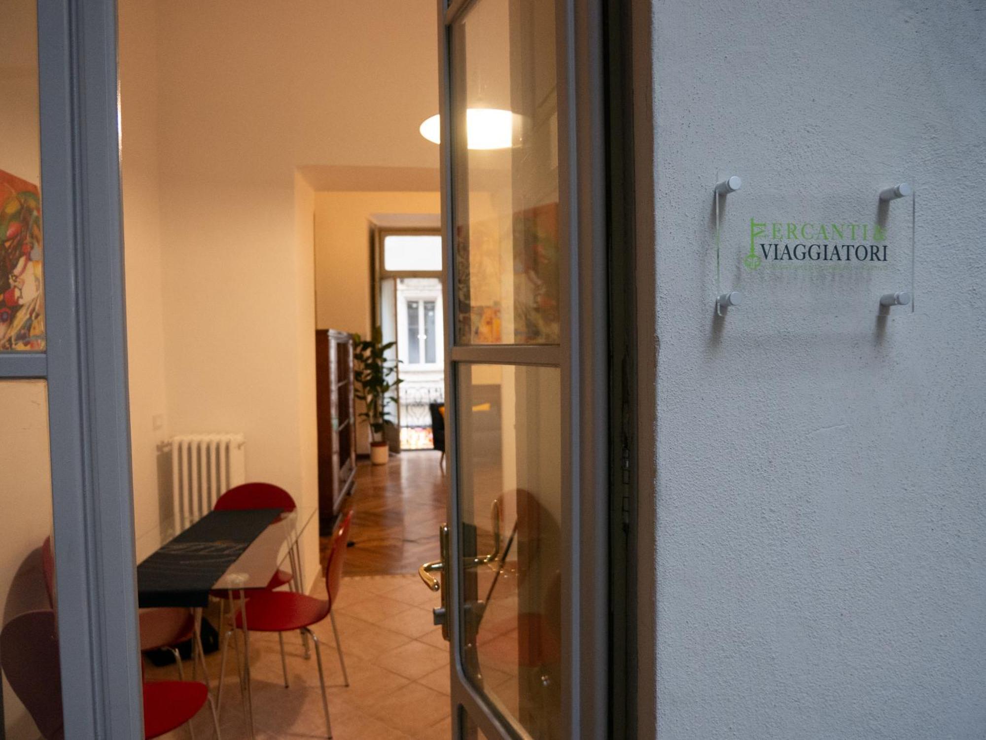 Mercanti E Viaggiatori 都灵 外观 照片